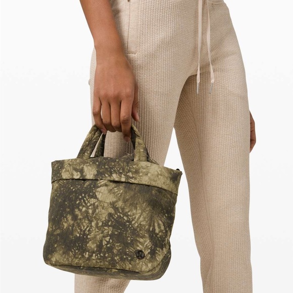 Lululemon on my level bag micro Ink Vapor Tofino Sand Multiple colors - Picture 2 of 6